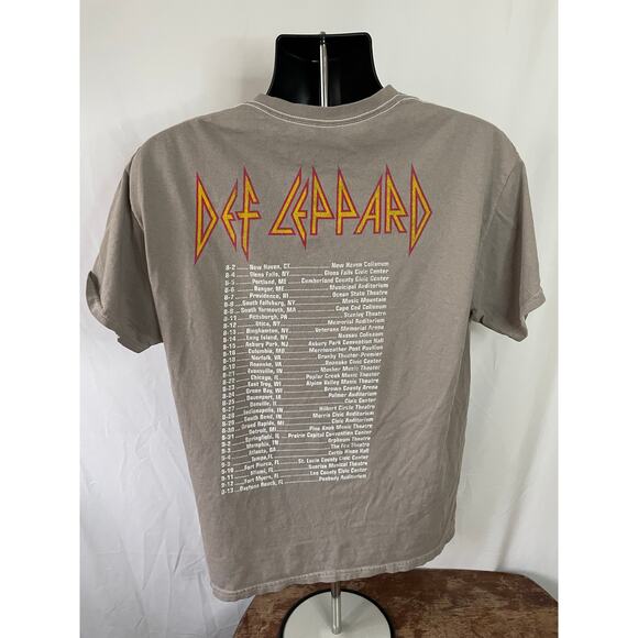 Def Leppard 2023 Leopard Tour Graphic T-Shirt Gray M - Picture 2 of 6